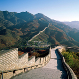 万里长城在我国北方辽阔的土地上